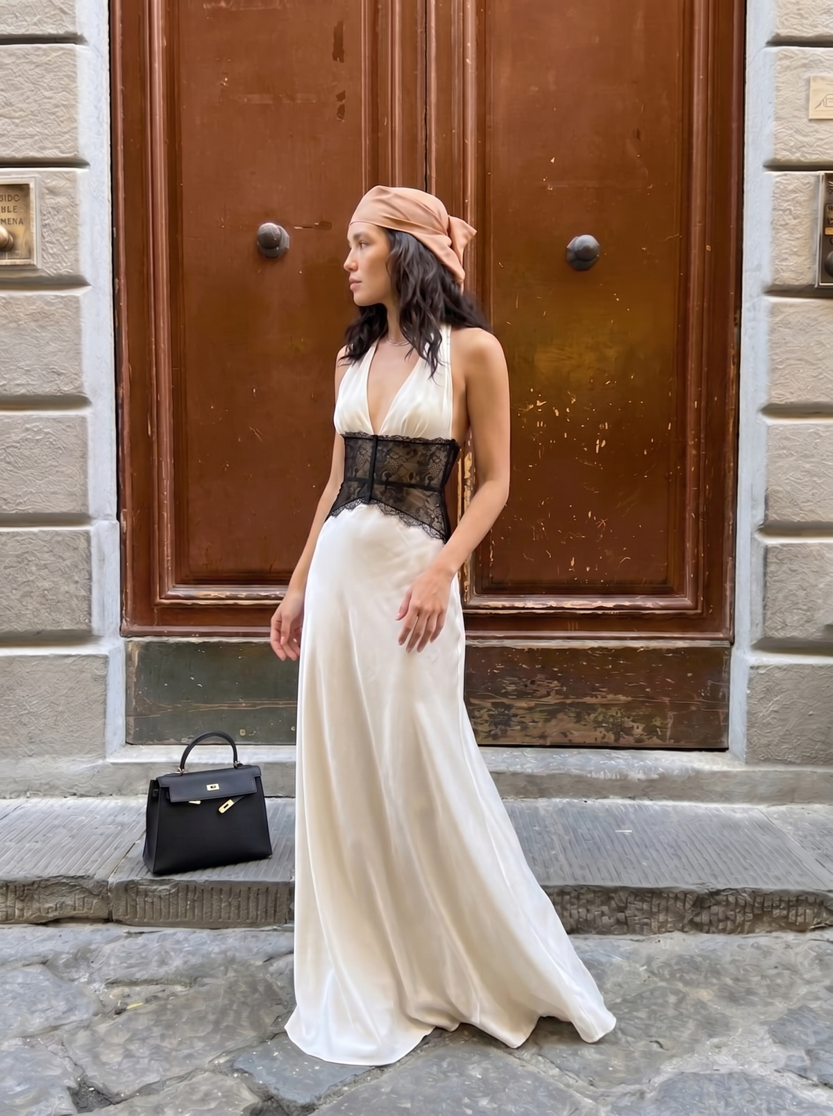 Elfenbeinfarbenes Kleid
